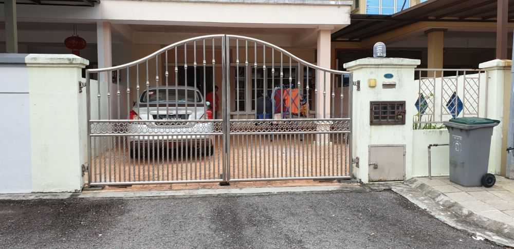 Stainless Steel Gate 10